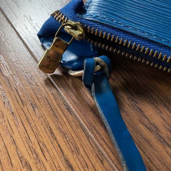 Authentic Louis Vuitton Pochette - Picture 7 of 12